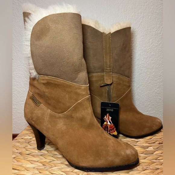 UGG Rare NEW boots 🤎💛🤎 - Picture 2 of 6